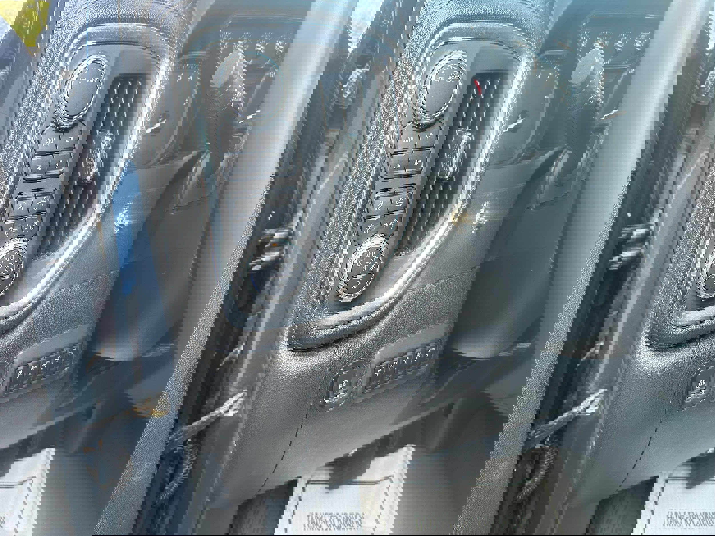 Used 2020 GMC Sierra 3500 SLE w/ SLE Convenience Package image 16