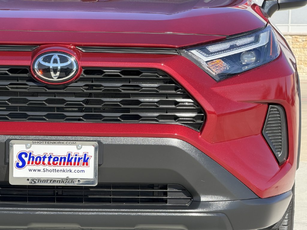 Used 2025 Toyota RAV4 XLE w/ Convenience Package AWD/4WD image 8