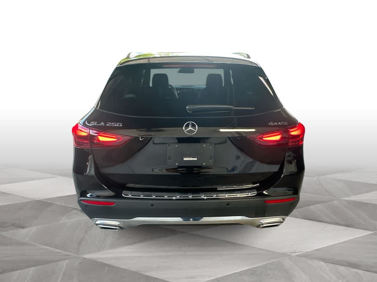 Used 2025 Mercedes-Benz GLA 250 4MATIC w/ Exclusive Package image 7