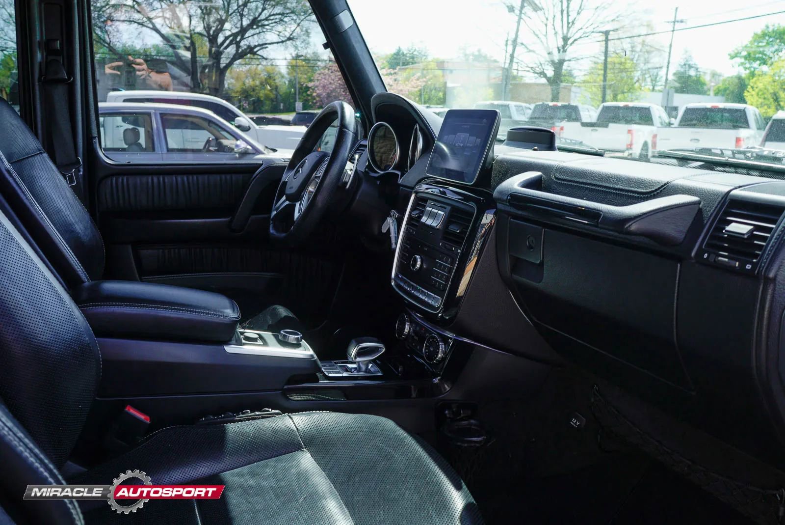 Used 2018 Mercedes-Benz G 63 AMG 4MATIC w/ Night Package image 37