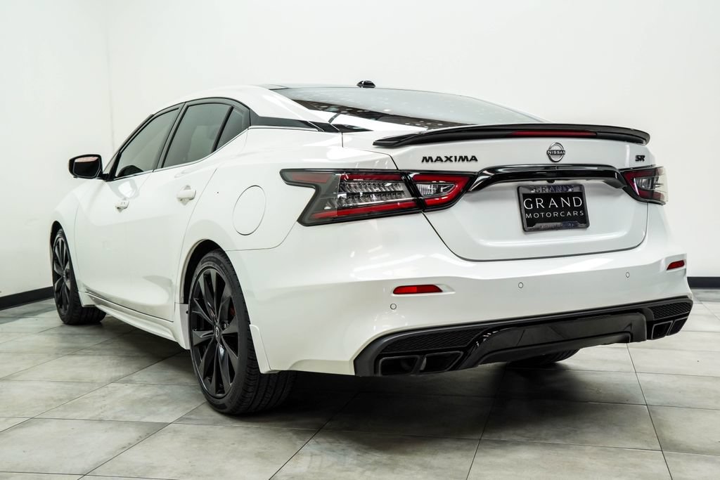 Used 2023 Nissan Maxima SR w/ Sport Mat Group FWD image 11