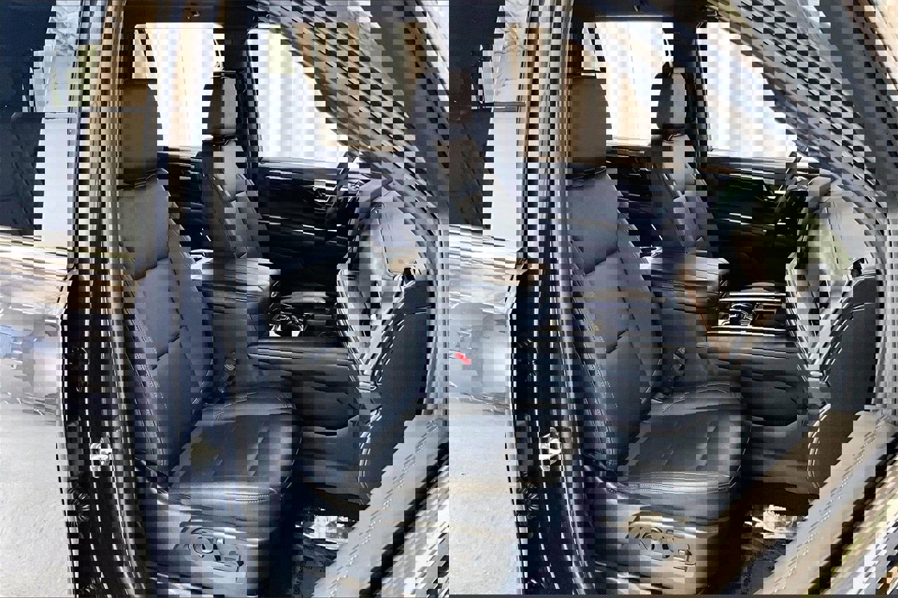 Used 2025 Chevrolet Tahoe LT image 6