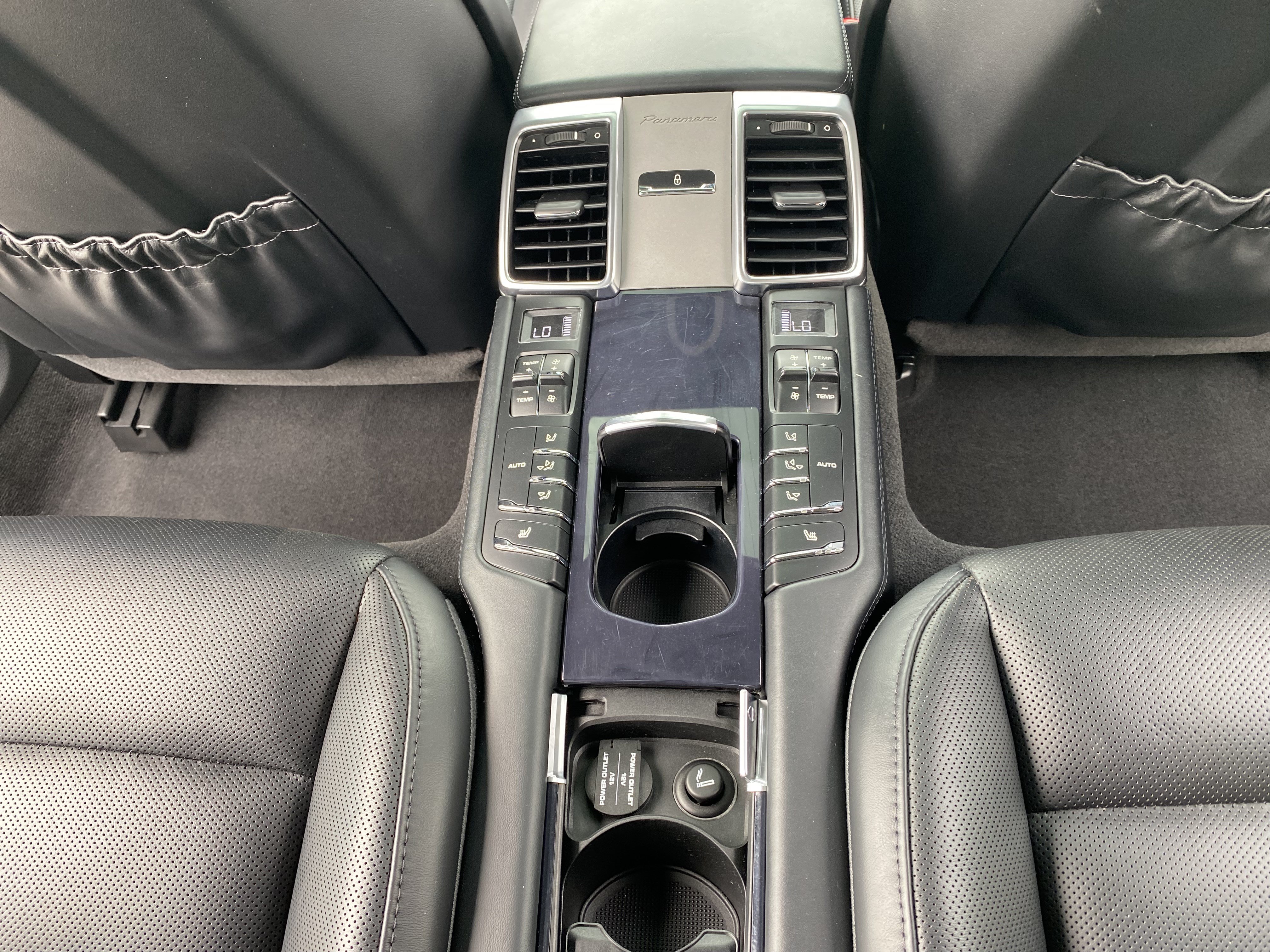 Used 2015 Porsche Panamera 4 AWD/4WD image 21