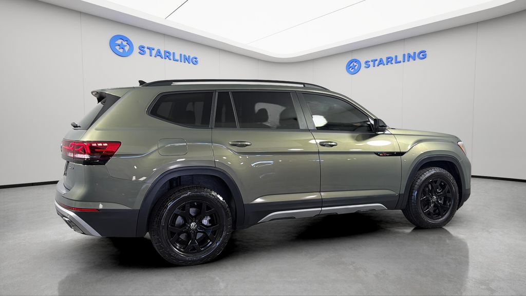 Used 2025 Volkswagen Atlas Peak Edition SE AWD/4WD image 10