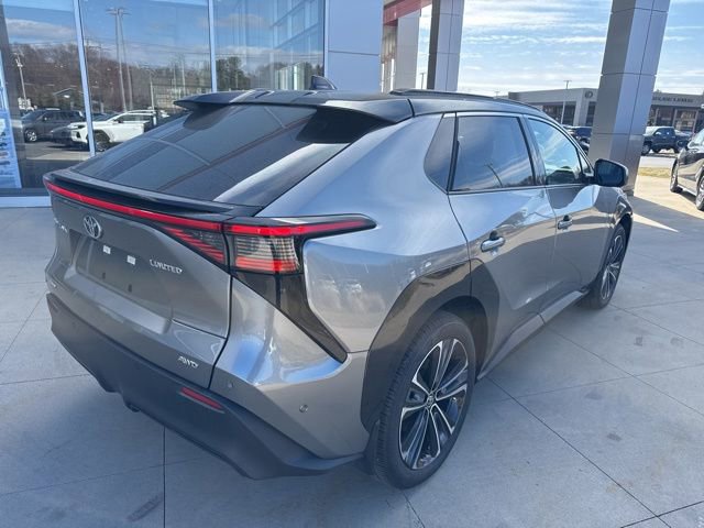 Used 2025 Toyota bZ4X AWD w/ Weather Package image 7