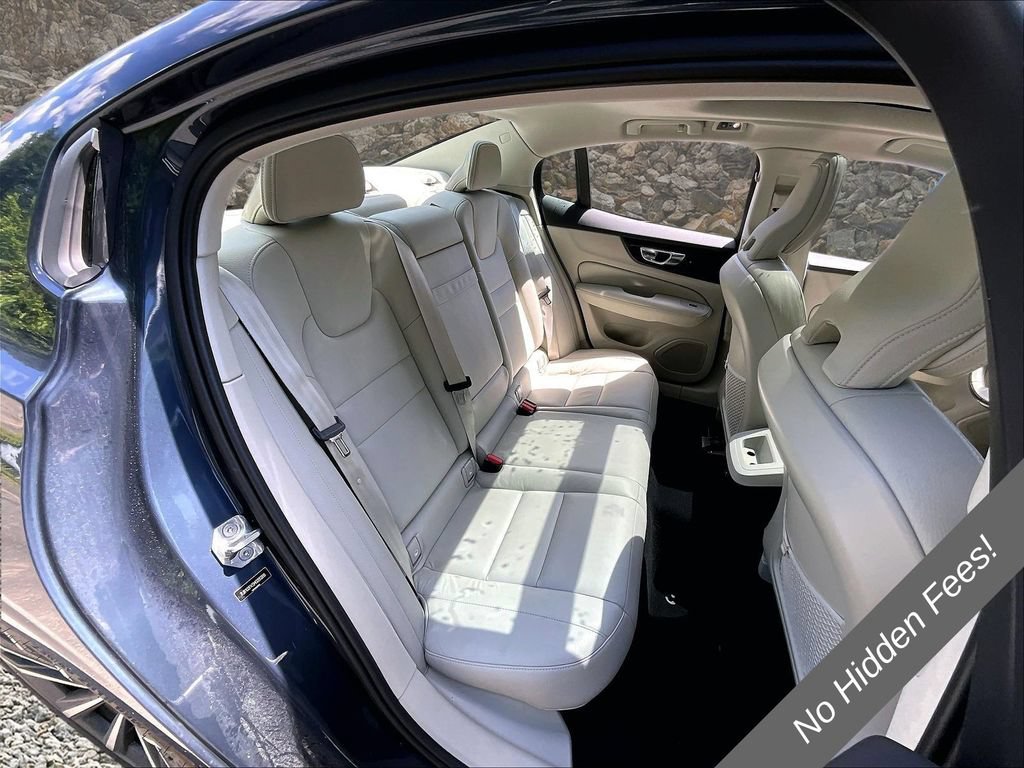 Used 2021 Volvo S60 T5 Momentum FWD image 25