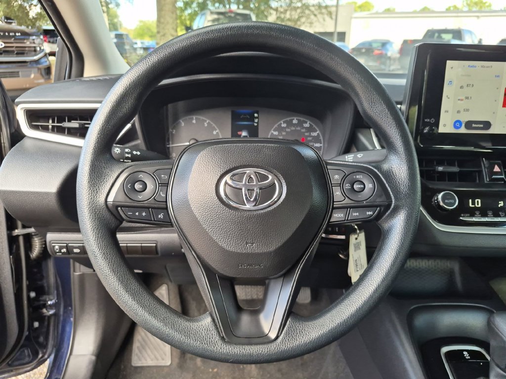 Used 2025 Toyota Corolla LE FWD image 15