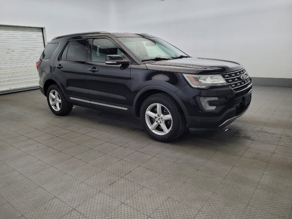 Used 2017 Ford Explorer XLT w/ Equipment Group 201A AWD/4WD image 11