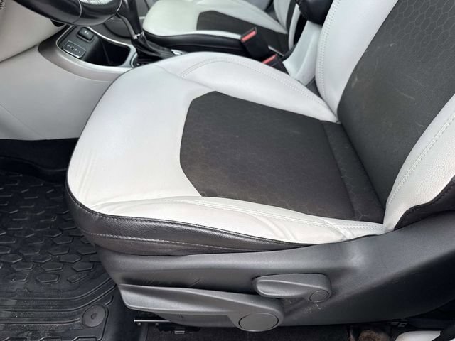 Used 2020 Jeep Compass Latitude FWD image 19