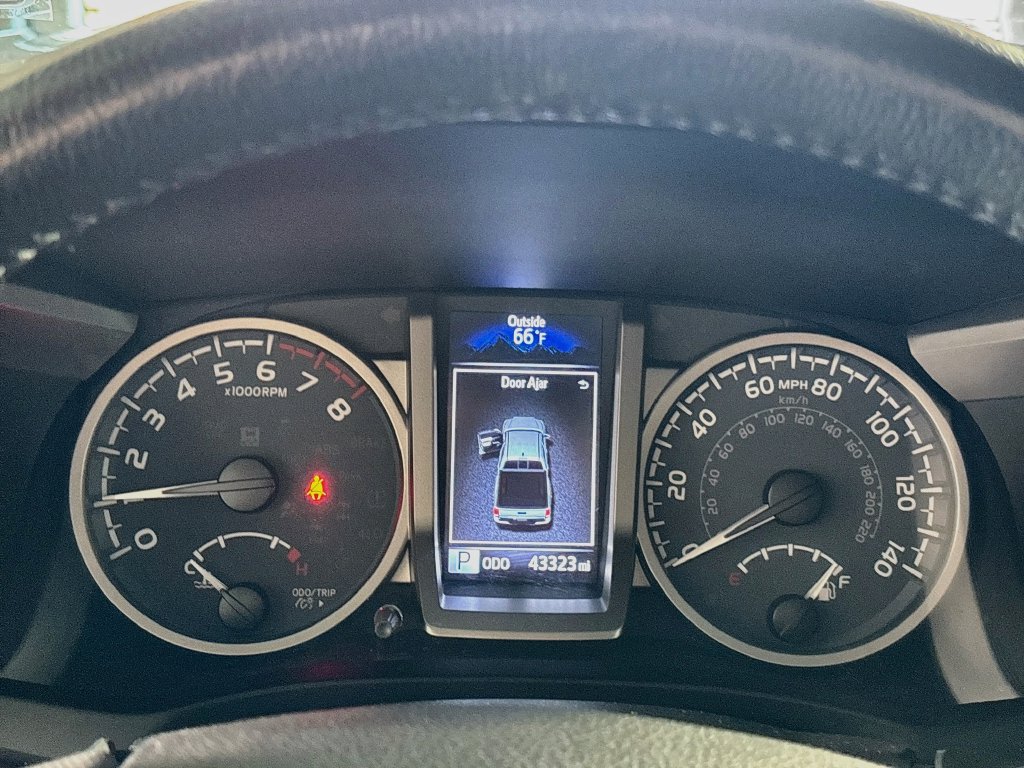 Used 2021 Toyota Tacoma SR5 RWD image 14