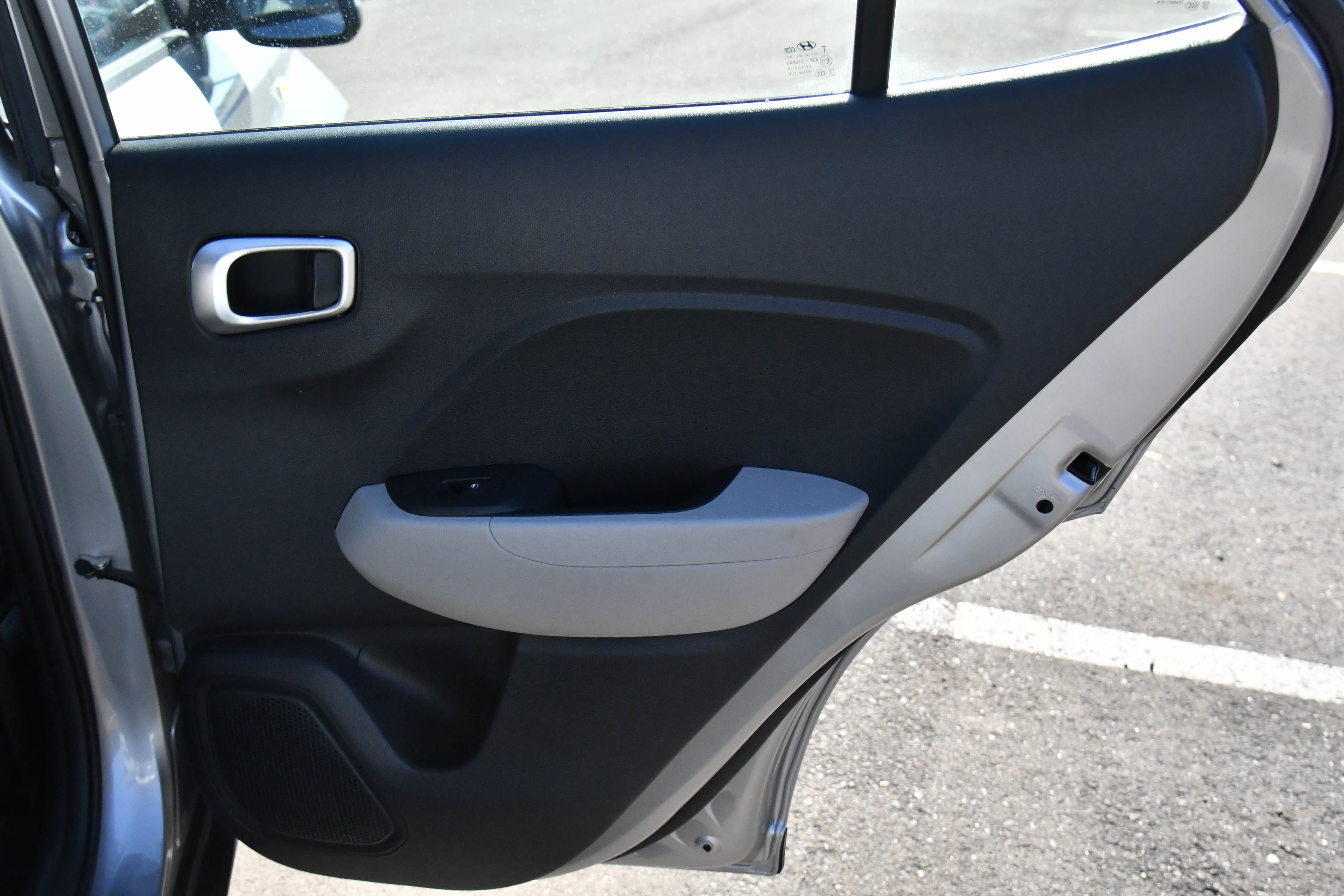 Used 2023 Hyundai Venue SEL w/ Cargo Package image 35