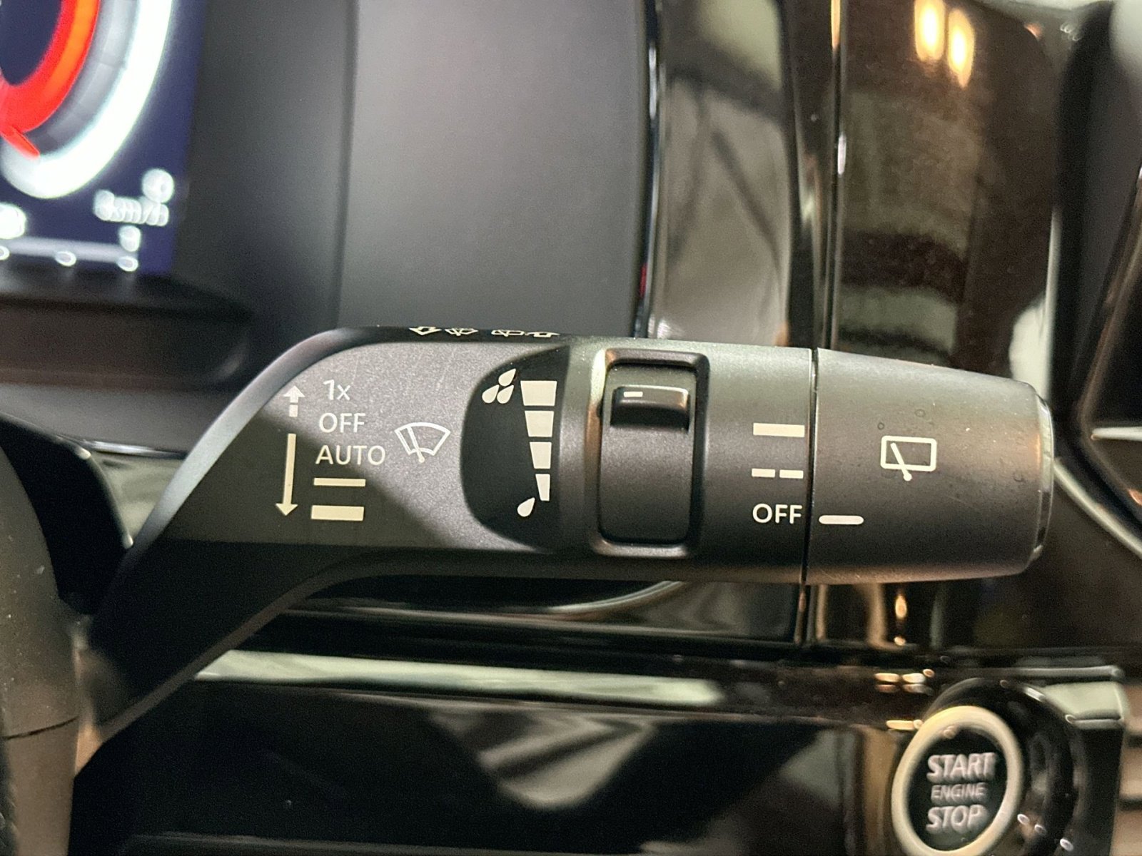 Used 2023 Nissan Pathfinder Platinum image 29