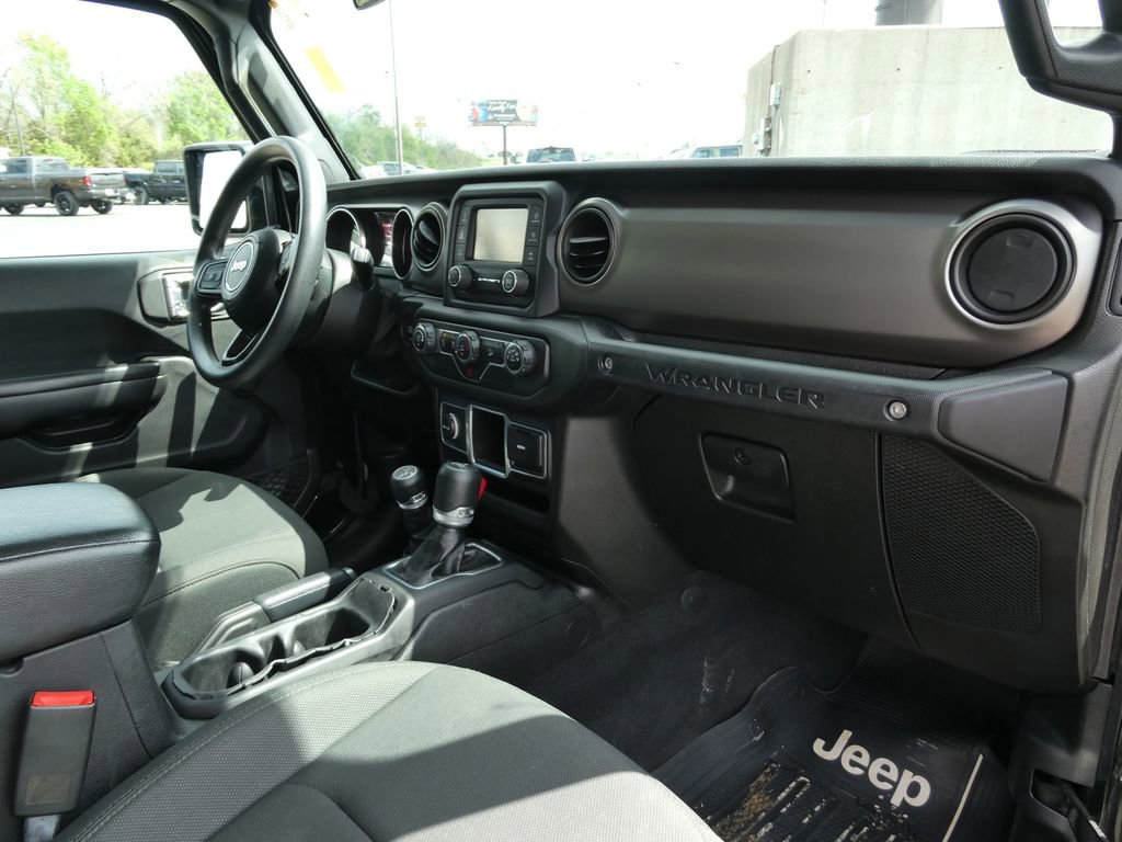 Used 2018 Jeep Wrangler Unlimited Sport AWD/4WD image 14
