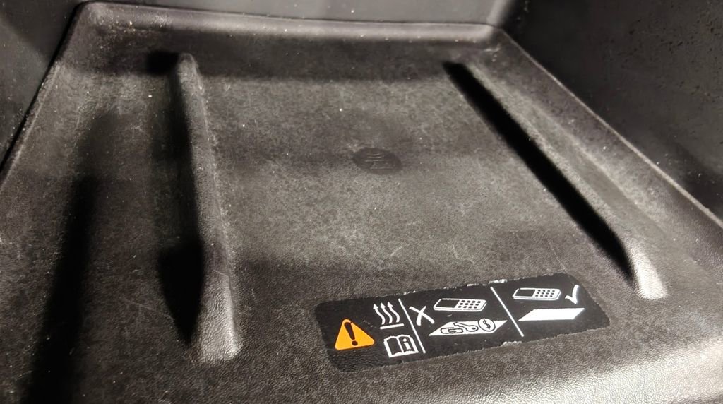 Used 2021 GMC Acadia Denali w/ Denali Ultimate Package image 13