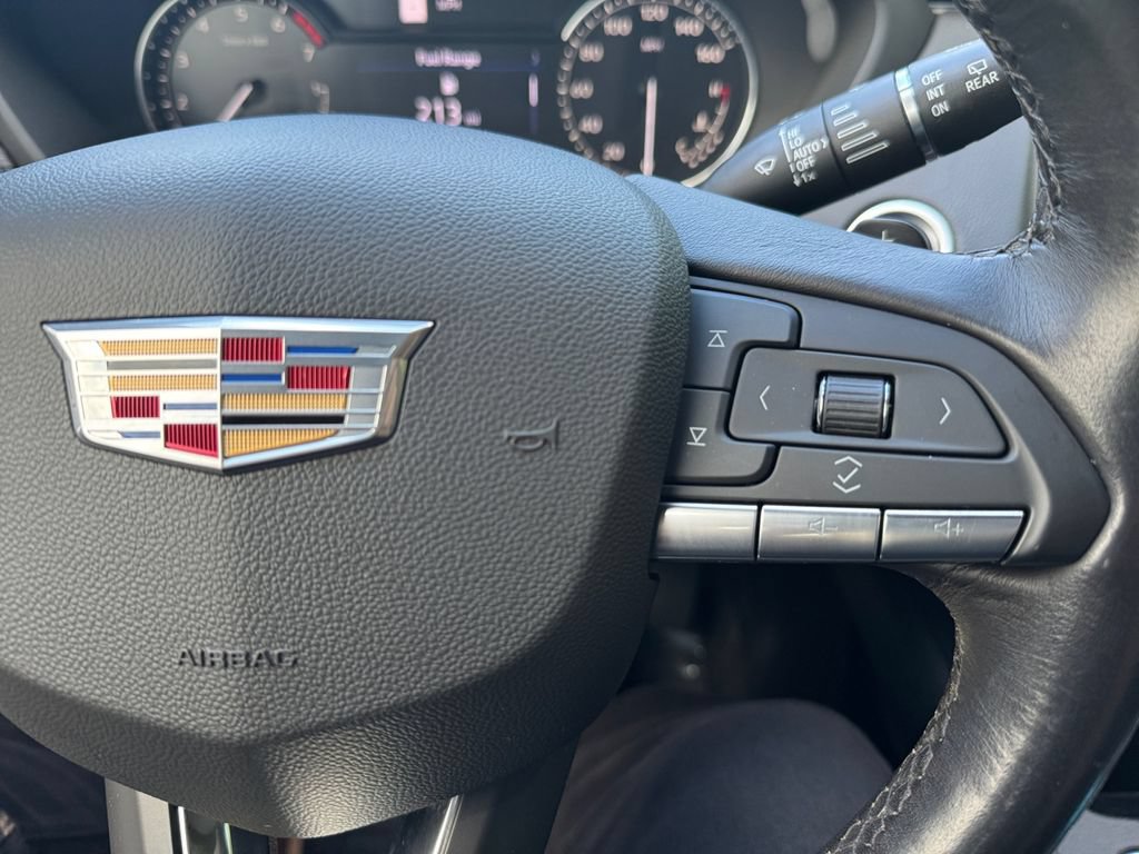Used 2022 Cadillac XT4 Premium Luxury w/ Enhanced Visibility Package AWD/4WD image 30