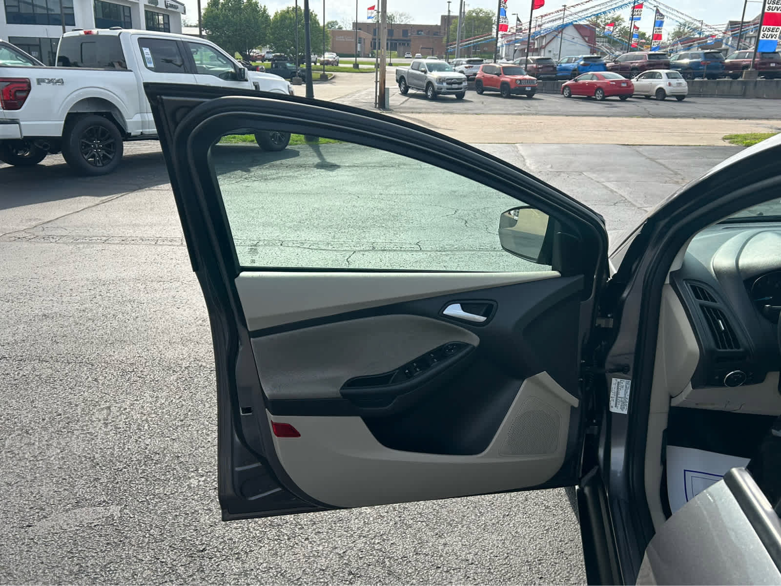 Used 2014 Ford Focus SE image 10