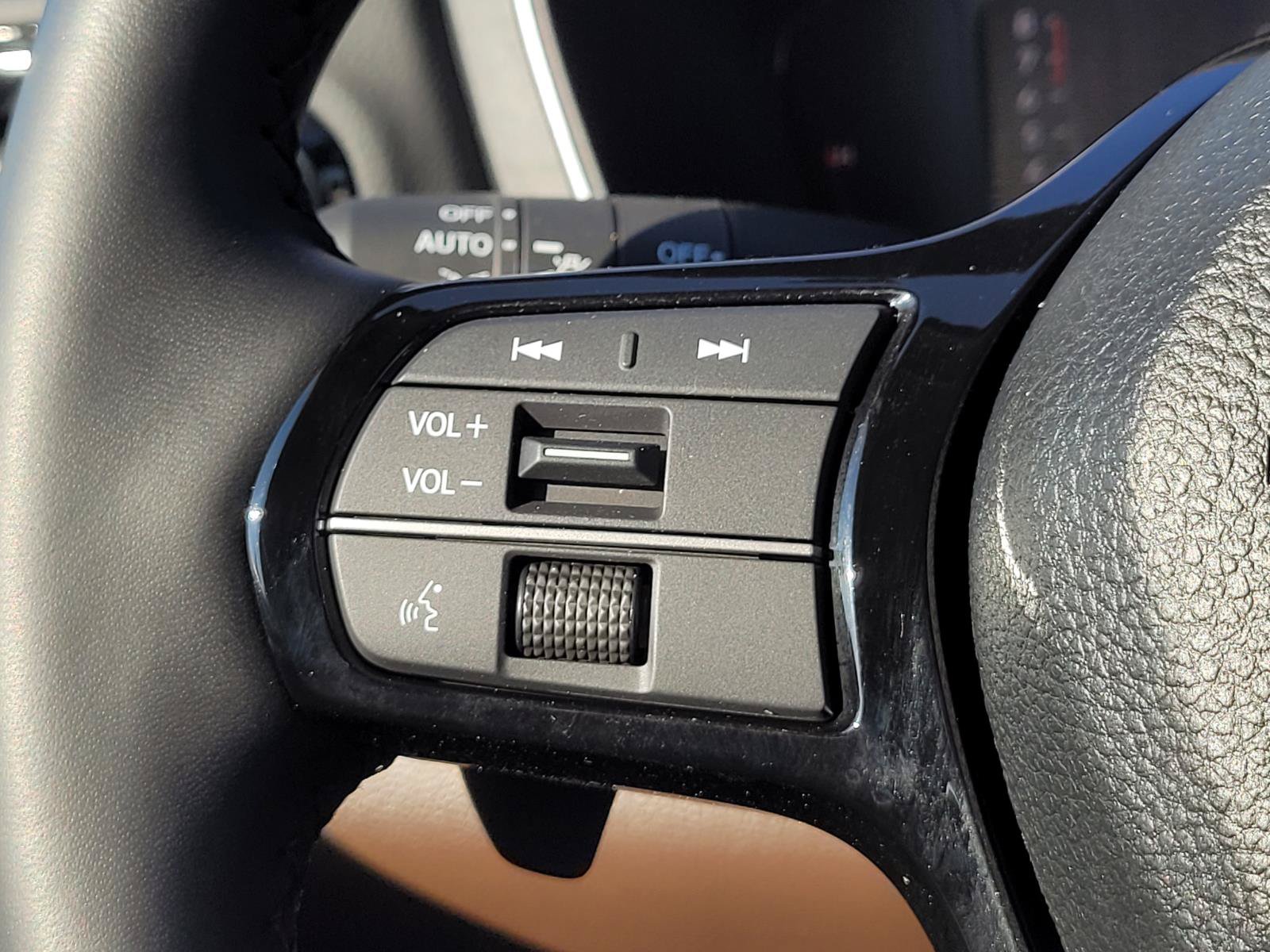 Used 2025 Honda Pilot Elite image 9
