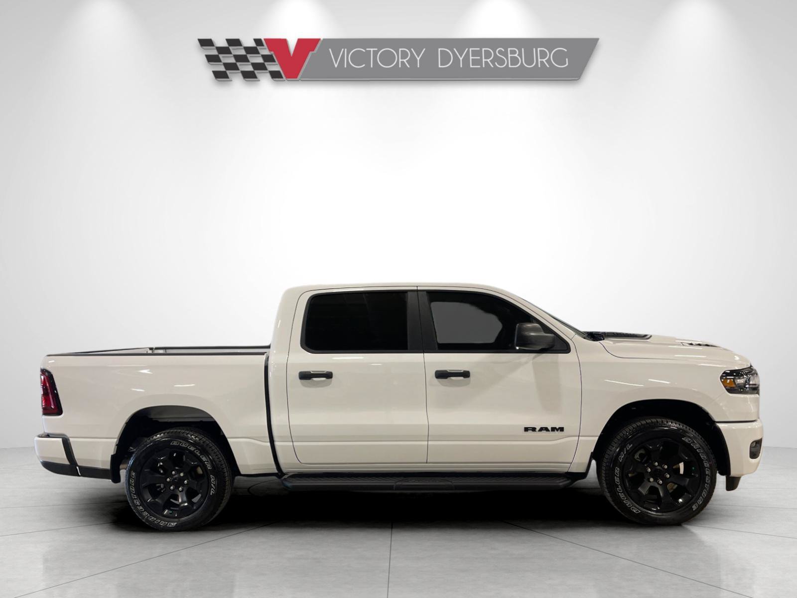 New 2026 RAM 1500 Express AWD/4WD image 3
