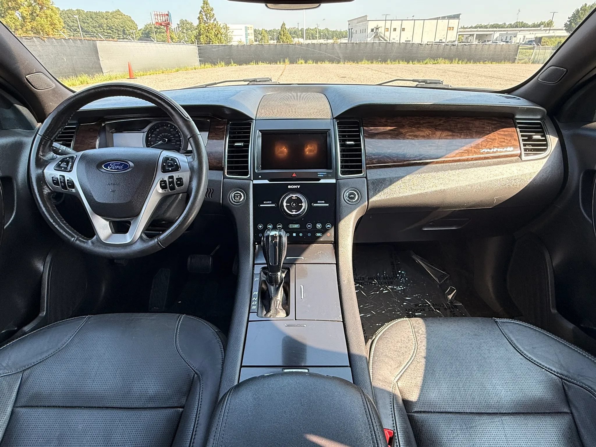 Used 2018 Ford Taurus Limited w/ Driver Assist Package AWD/4WD image 3