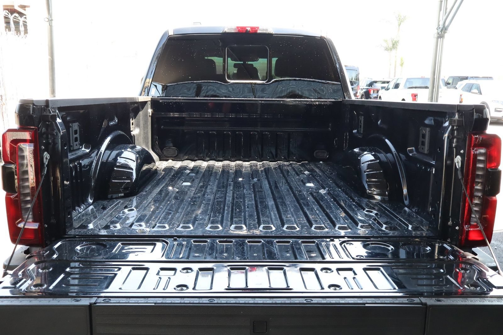 Used 2024 Ford F250 Lariat w/ FX4 Off-Road Package AWD/4WD image 39