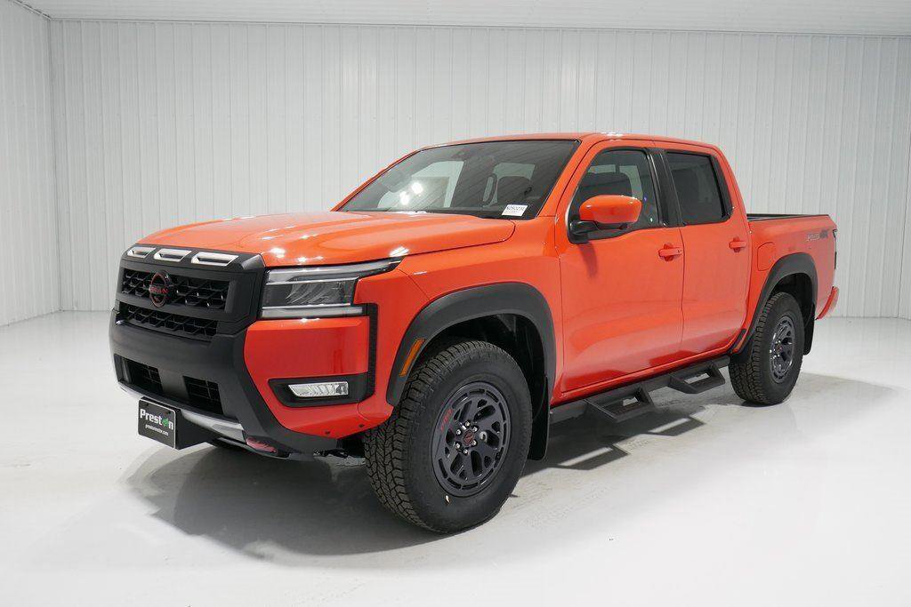 New 2025 Nissan Frontier PRO-4X w/ Pro Convenience Package image 1