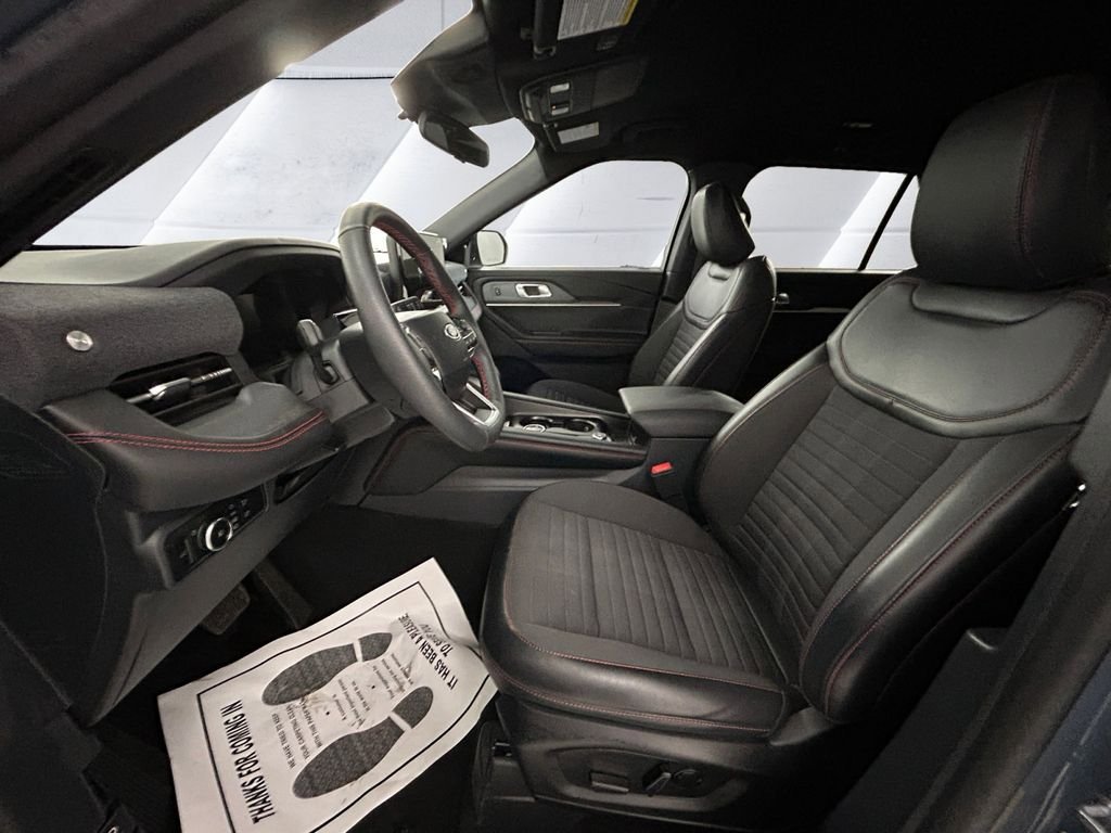 Used 2025 Ford Explorer ST-Line image 7