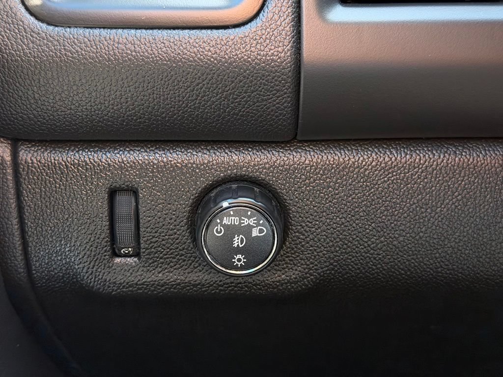 Used 2020 Chevrolet Colorado LT w/ LT Convenience Package RWD image 25