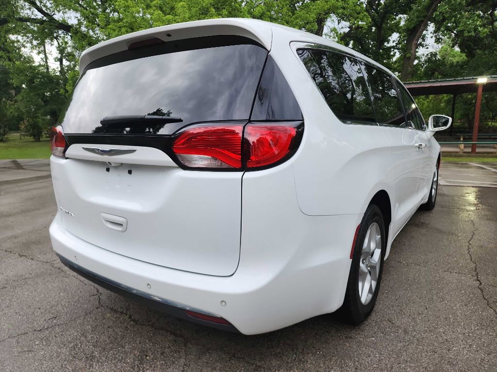 Used 2019 Chrysler Pacifica Touring Plus w/ Tire & Wheel Group image 8