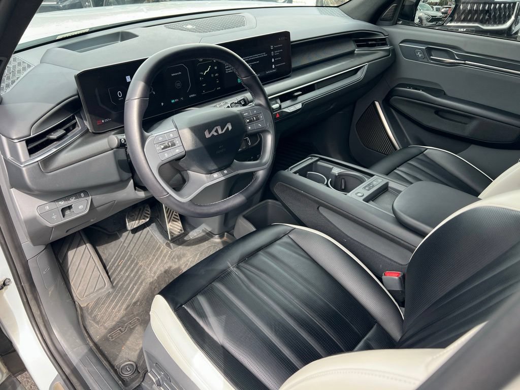 Certified 2024 Kia EV9 GT-Line AWD/4WD image 17
