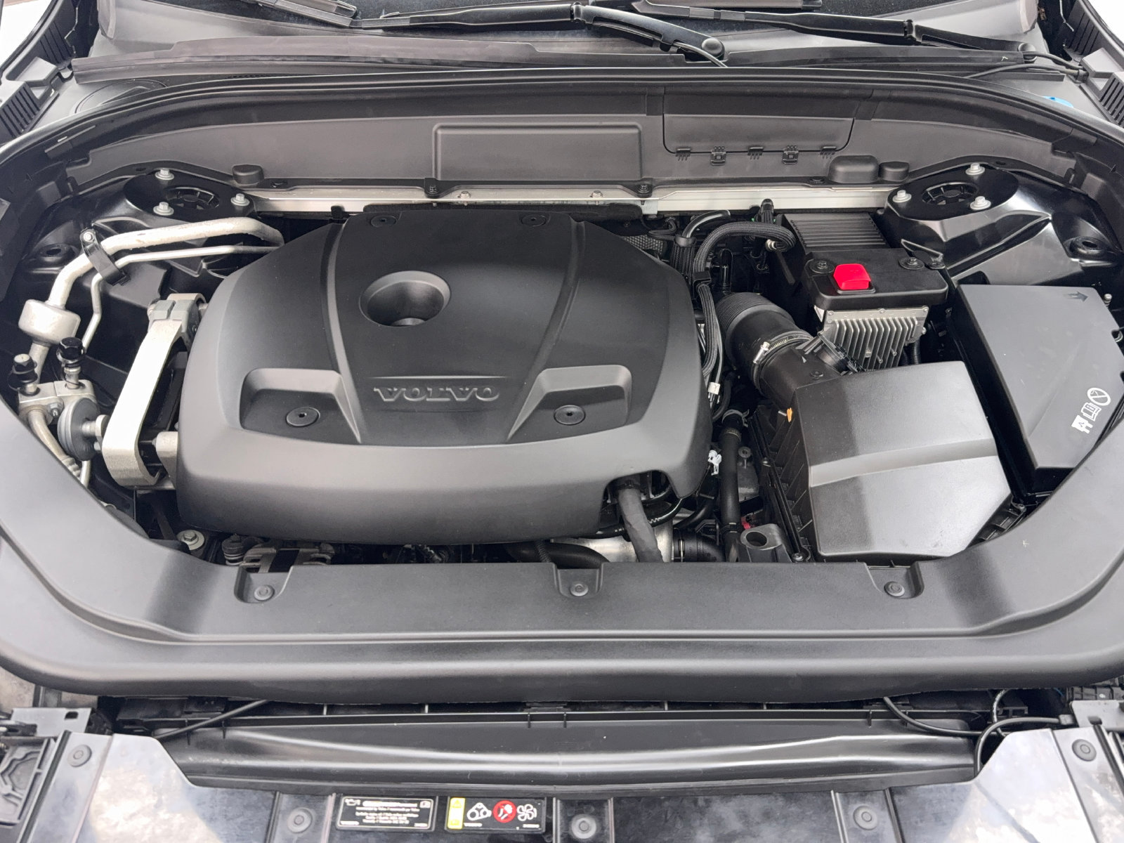 Used 2019 Volvo XC60 T5 Momentum w/ Multimedia Package FWD image 49