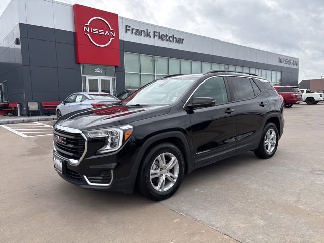Used 2022 GMC Terrain SLE w/ Driver Convenience Package FWD image 1