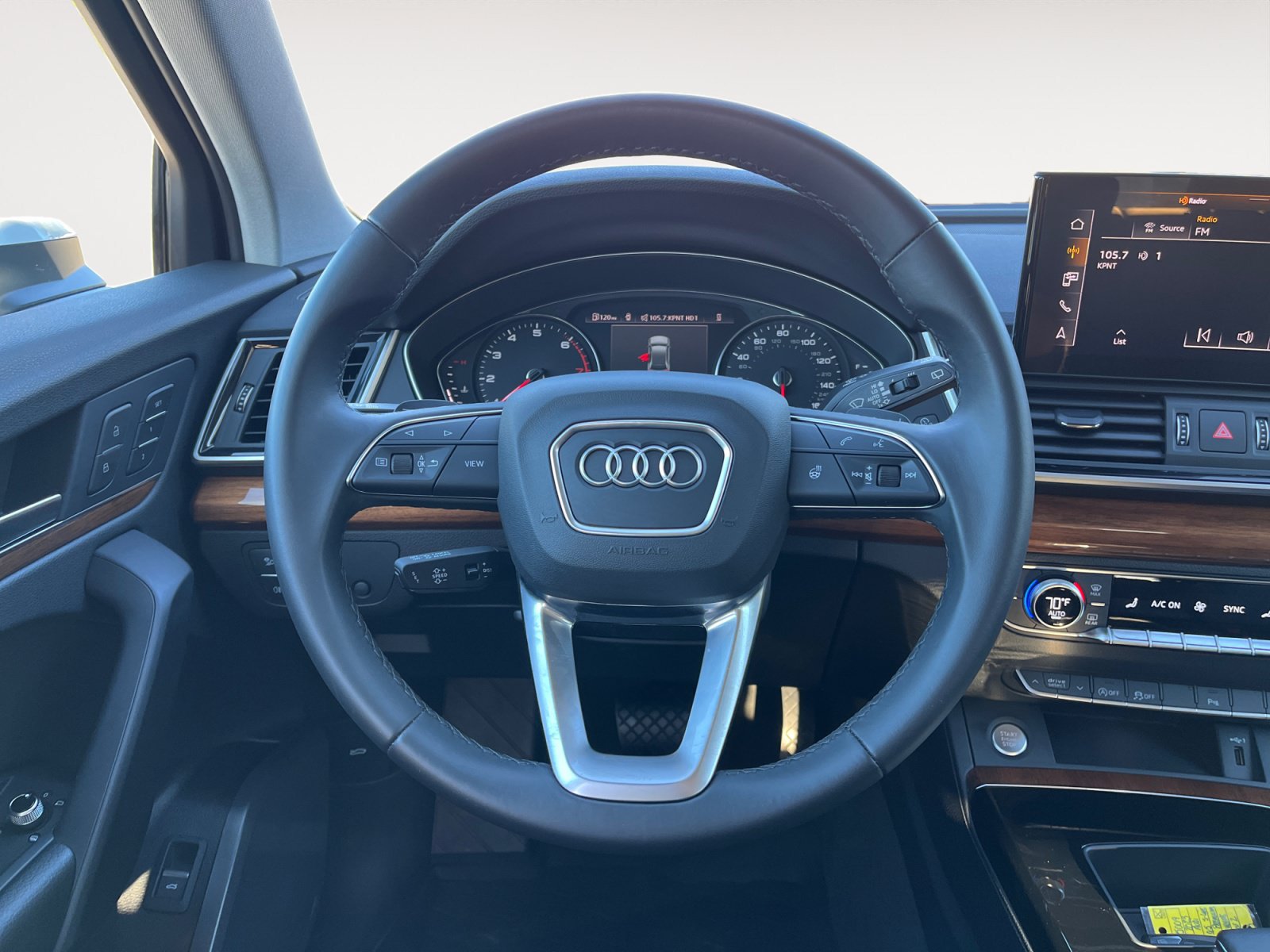Used 2023 Audi Q5 2.0T Premium w/ Convenience Package AWD/4WD image 14