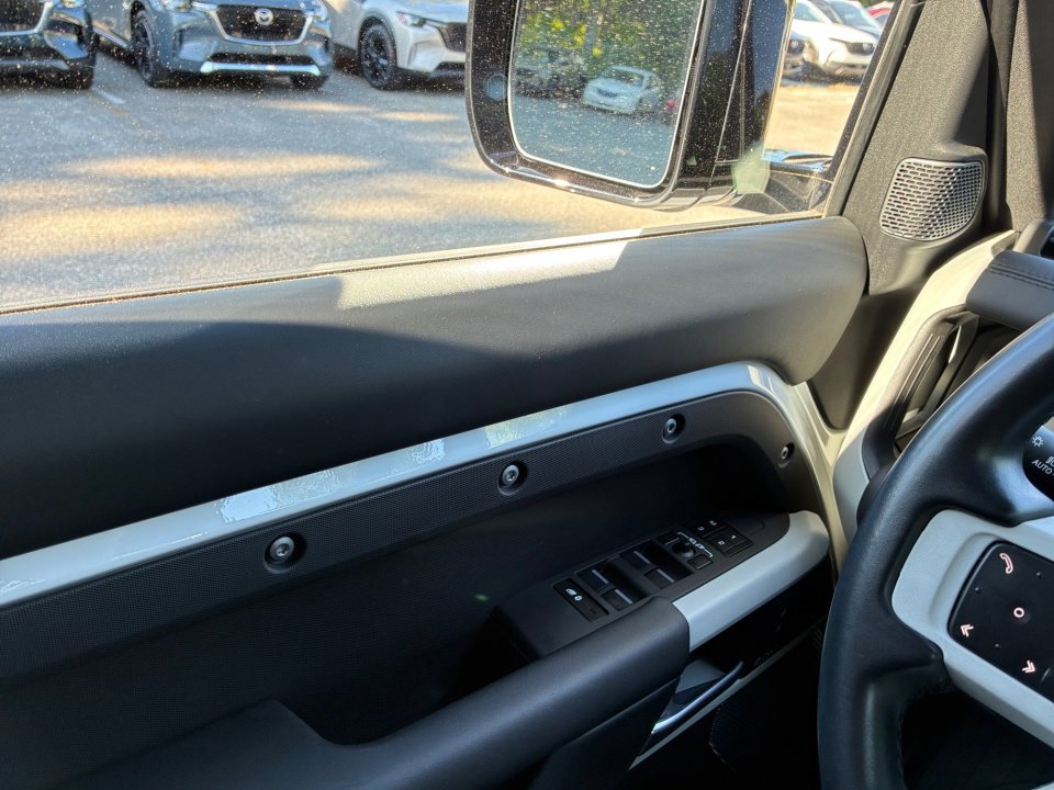 Used 2023 Land Rover Defender 110 X-Dynamic SE AWD/4WD image 32