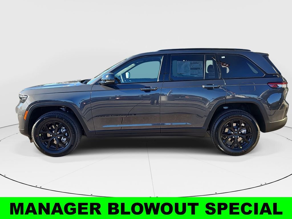 New 2025 Jeep Grand Cherokee Altitude AWD/4WD image 6