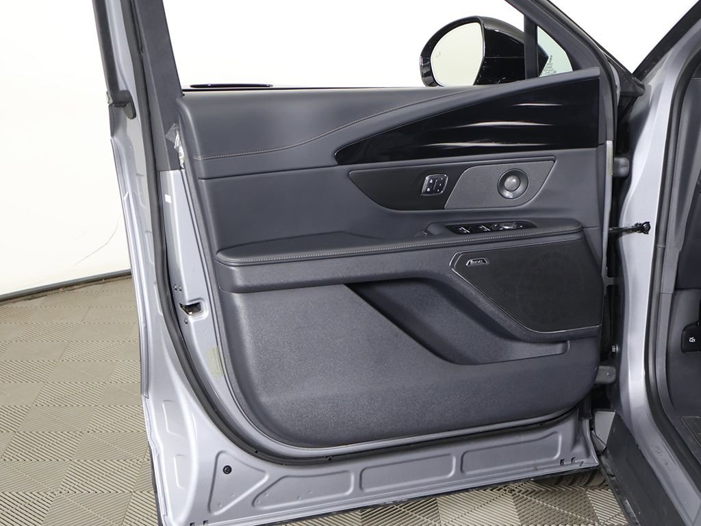 Used 2024 Lincoln Nautilus Premier w/ Equipment Group 102A AWD/4WD image 26