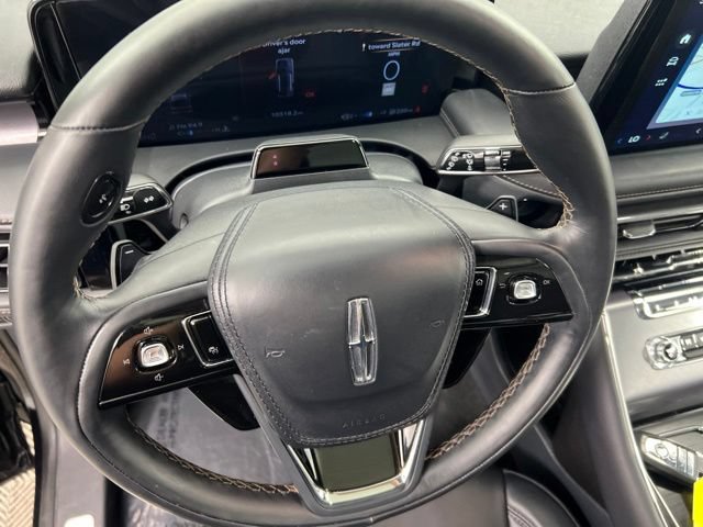 Certified 2025 Lincoln Aviator AWD image 20