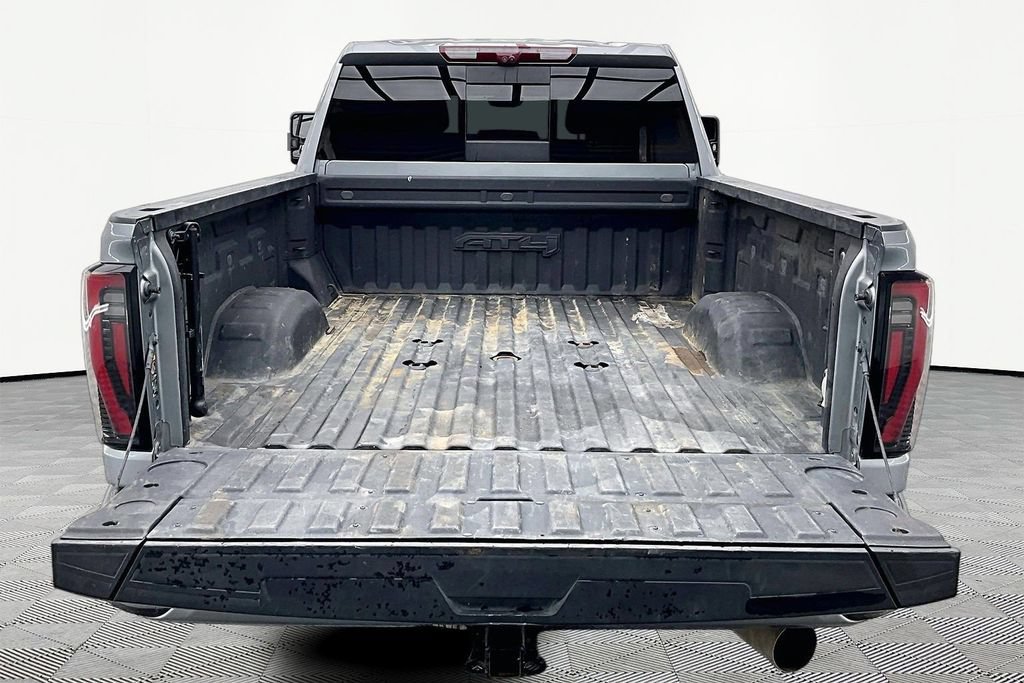 Used 2024 GMC Sierra 3500 AT4 w/ Technology Package AWD/4WD image 18