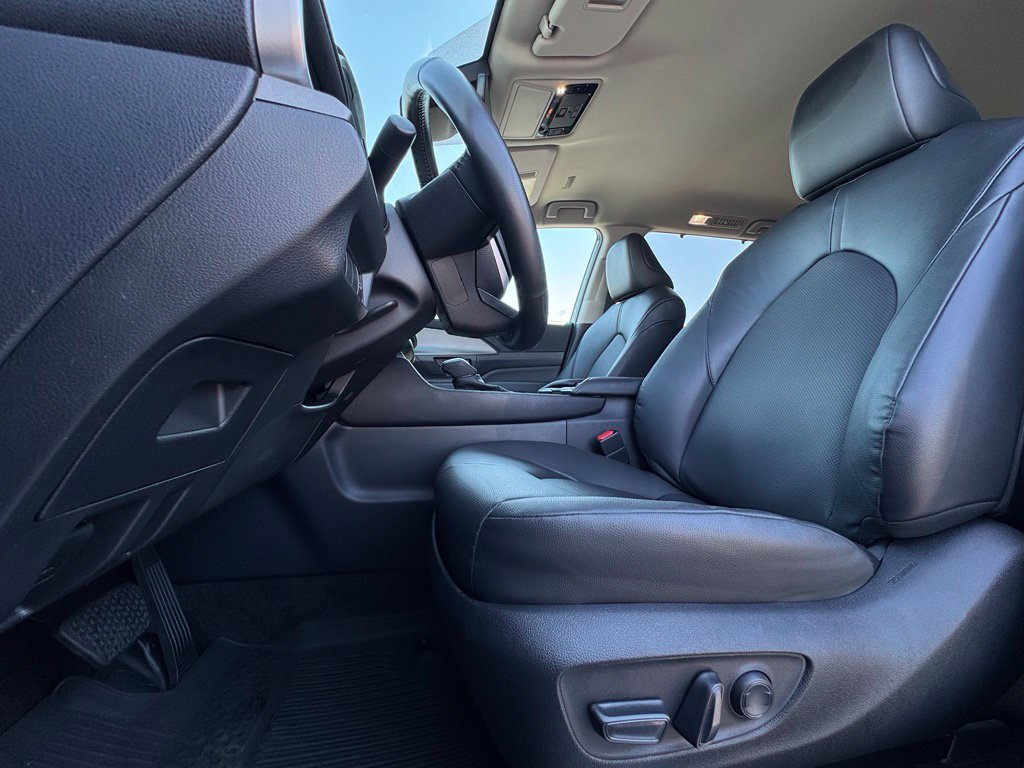 Used 2025 Toyota Grand Highlander FWD image 18