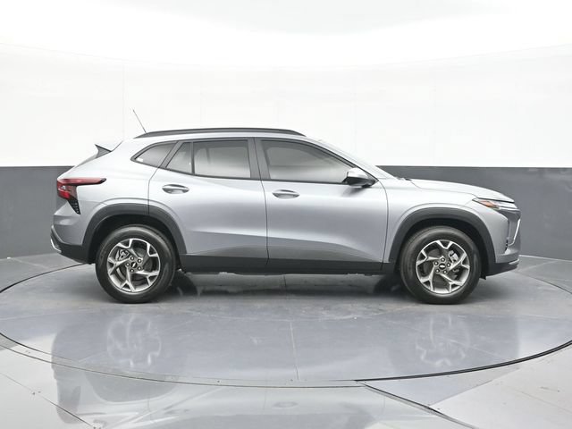New 2026 Chevrolet Trax LT w/ Sunroof Package FWD image 12