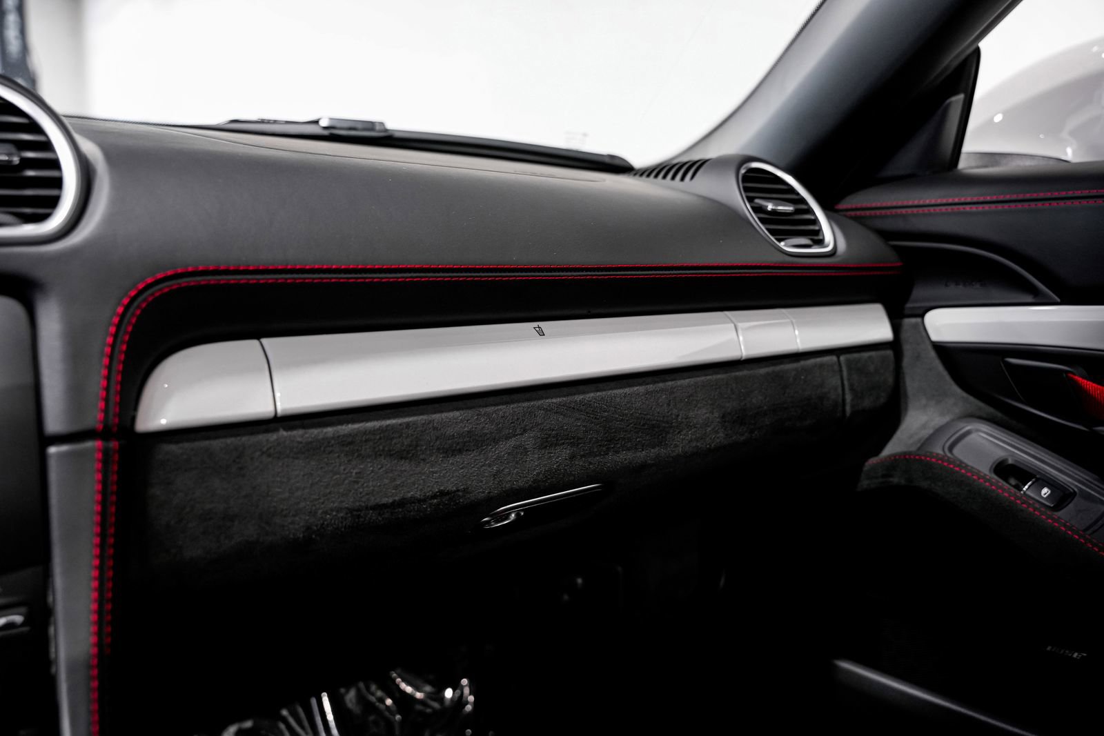 Used 2022 Porsche 718 Boxster Spyder RWD image 16