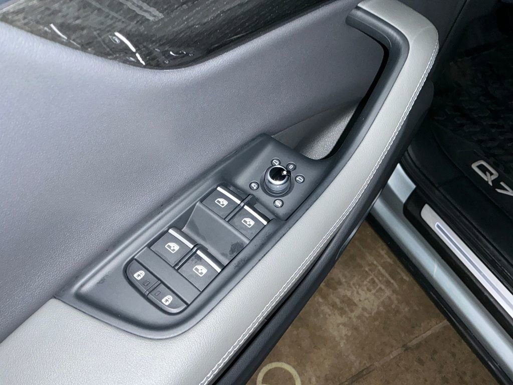 Used 2025 Audi Q7 3.0T Premium Plus w/ Premium Plus Package image 17