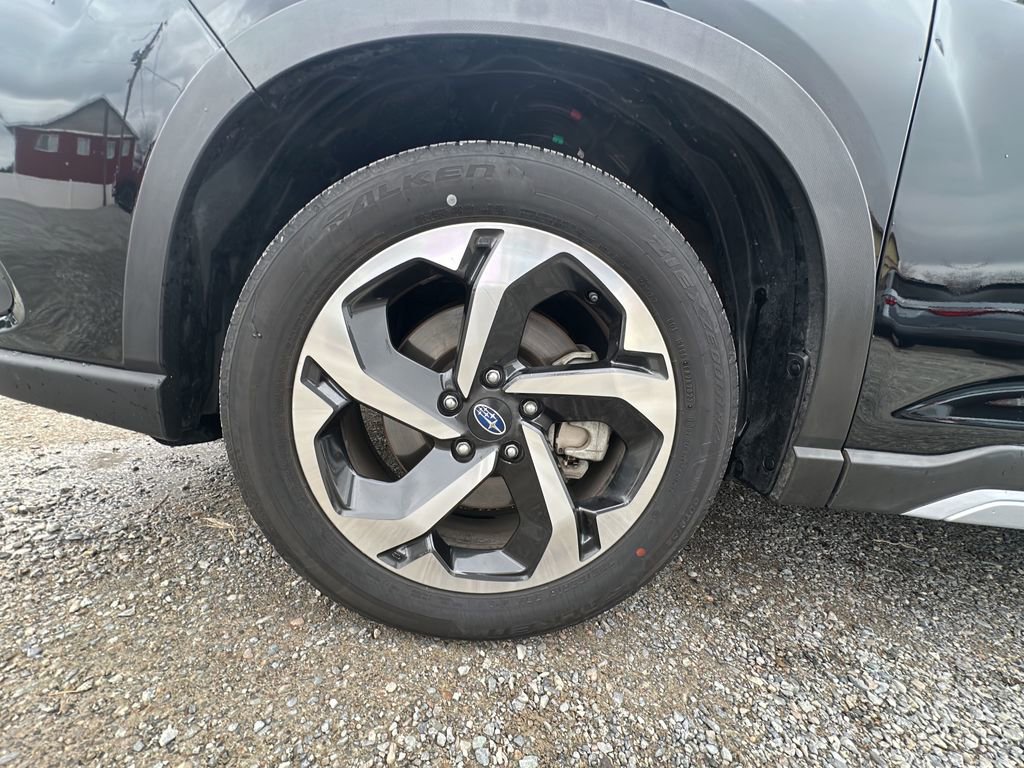 Used 2024 Subaru Forester Touring w/ Pop Package 2 image 31