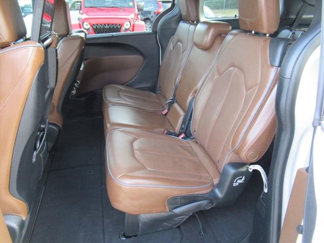 Used 2017 Chrysler Pacifica Limited FWD image 33