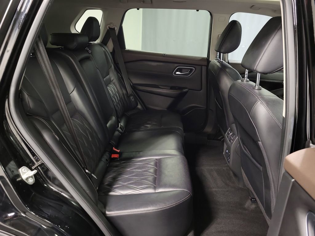 Used 2021 Nissan Rogue Platinum image 26