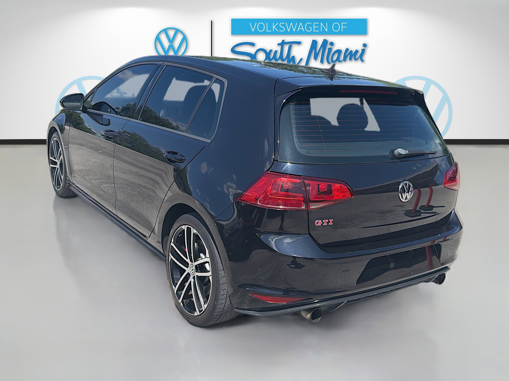 Used 2017 Volkswagen GTI Sport FWD image 5
