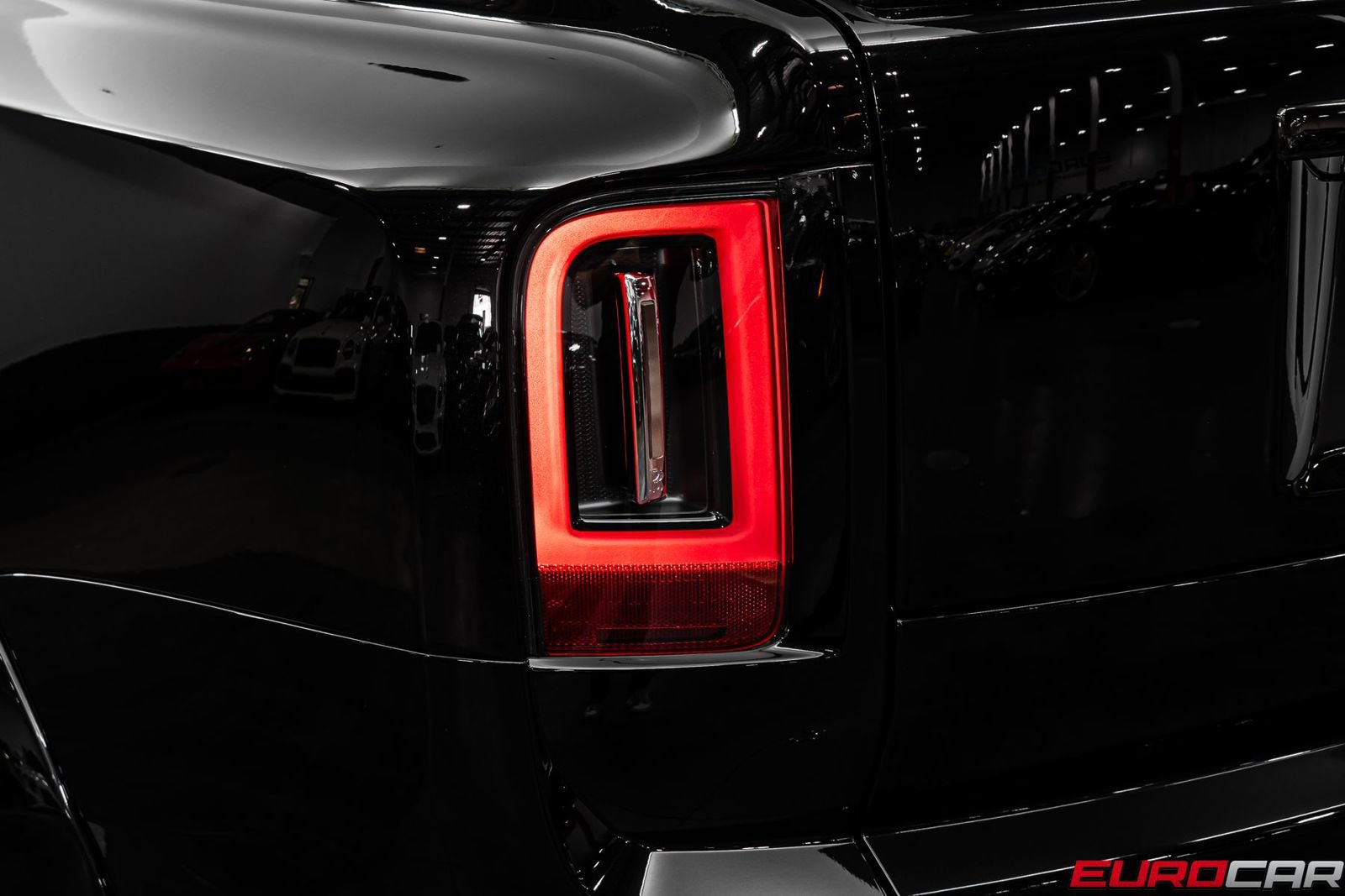 Used 2025 Rolls-Royce Cullinan Black Badge AWD/4WD image 30