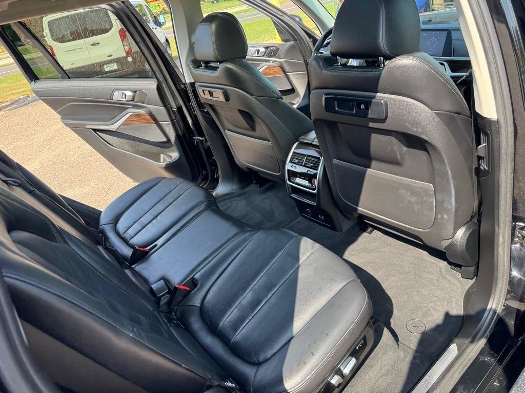Used 2019 BMW X7 xDrive40i w/ Cold Weather Package AWD/4WD image 28