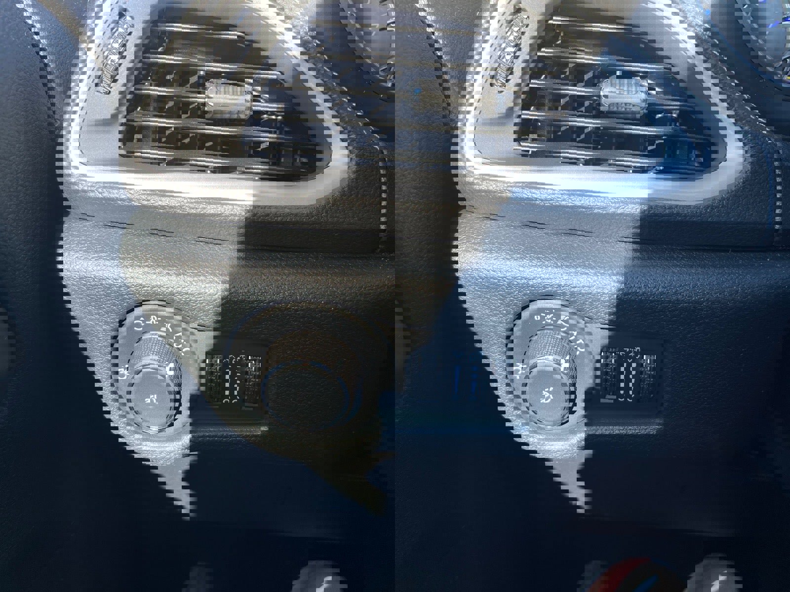 New 2026 Chrysler Pacifica Select image 15