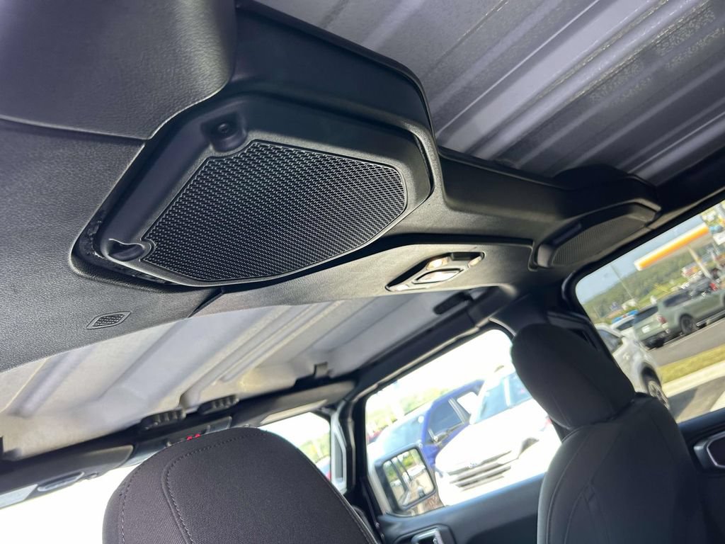 Used 2023 Jeep Gladiator Sport AWD/4WD image 9
