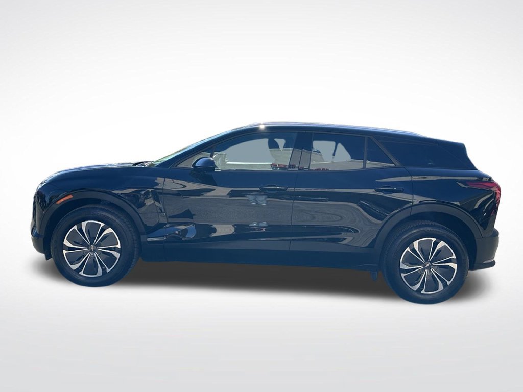Used 2025 Chevrolet Blazer EV LT AWD/4WD image 2